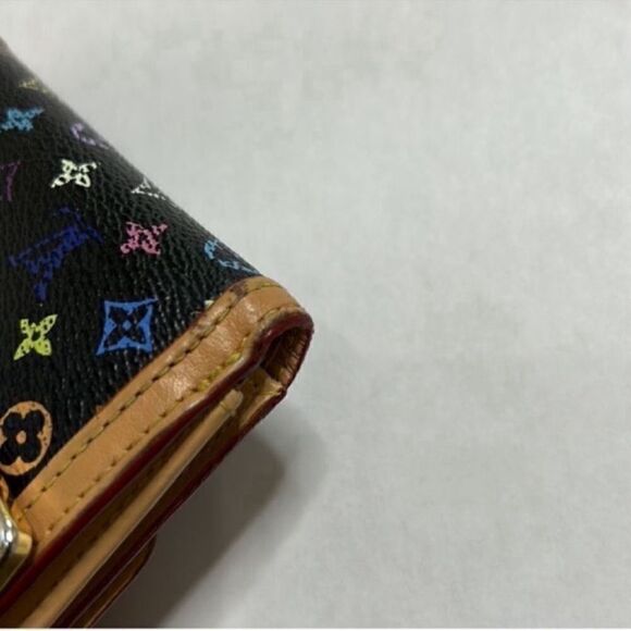 Authentic Louis Vuitton Murakami Black Multicolor Compact
Leather Wallet - Picture 9 of 14